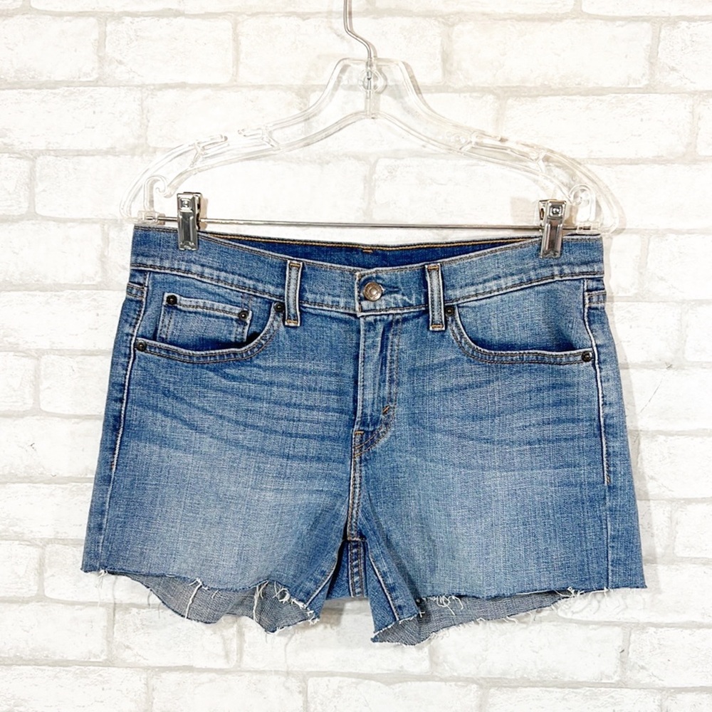 Levi’s cutoff shorts size 28